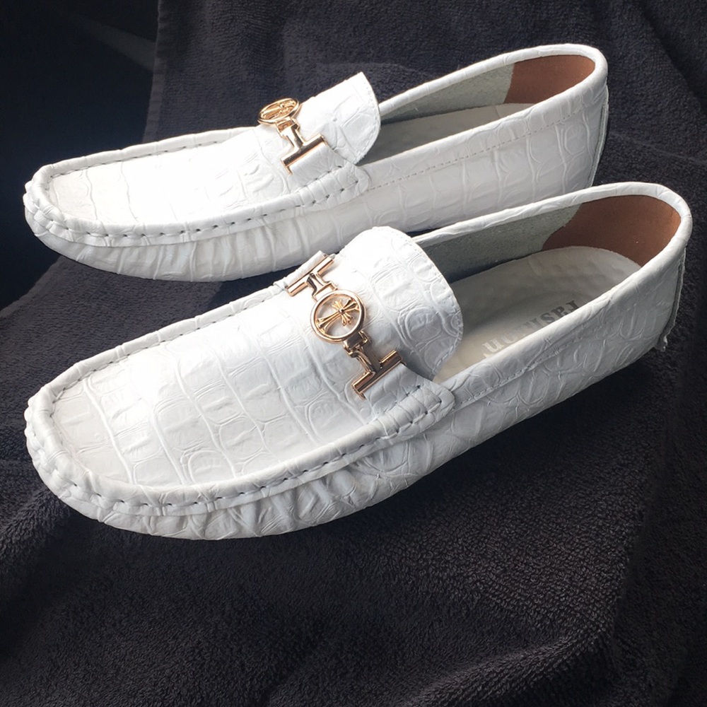 Men’s white loafers shoes